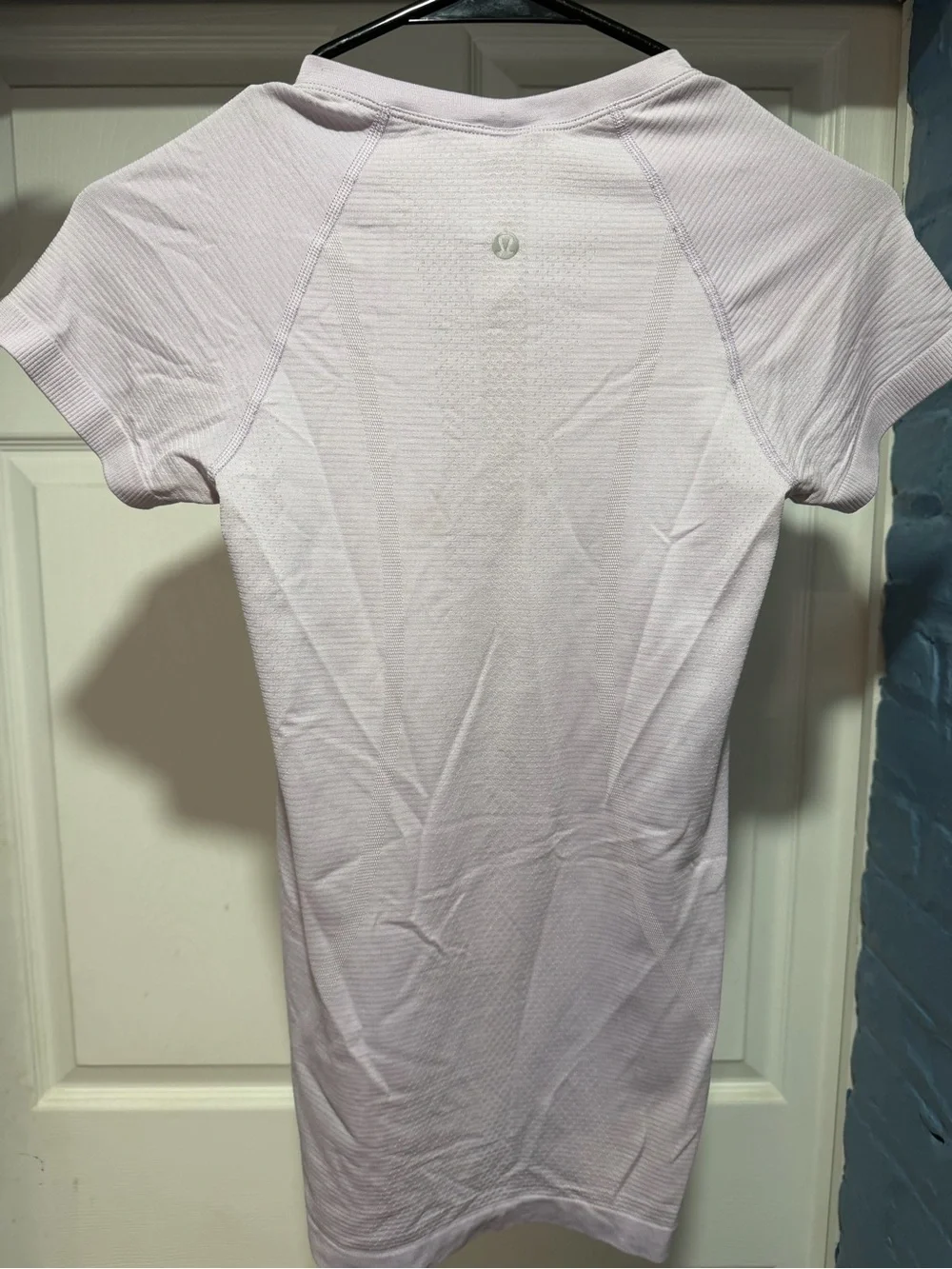 lululemon athletica light lavender ribbed crew tee